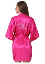 Load image into Gallery viewer, Maid of Honor bridesmaid robes personalized matching robes mother of the bride gift rob